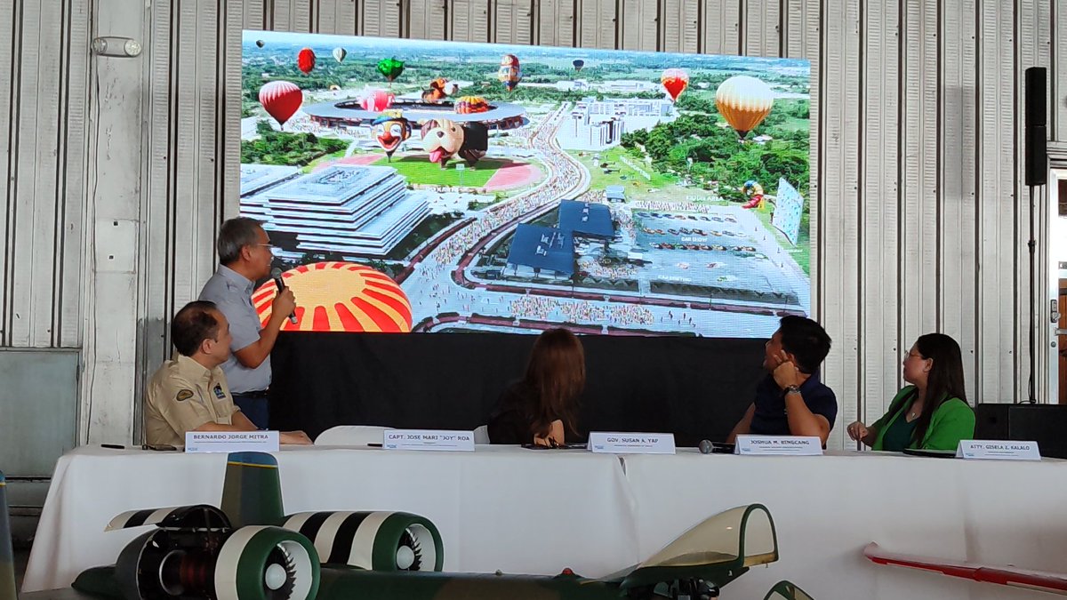 avgeekph's tweet photo. LOOK: The weekend of everything that flies returns this 2024 with the 24th Philippine International Hot Air Balloon Fiesta to be held from 16-18 FEB 2024 at New Clark City, Capas, Tarlac.
#AvGeekPH #PIHABF #PhilBalloonFest https://t.co/WCvADHKXS7
