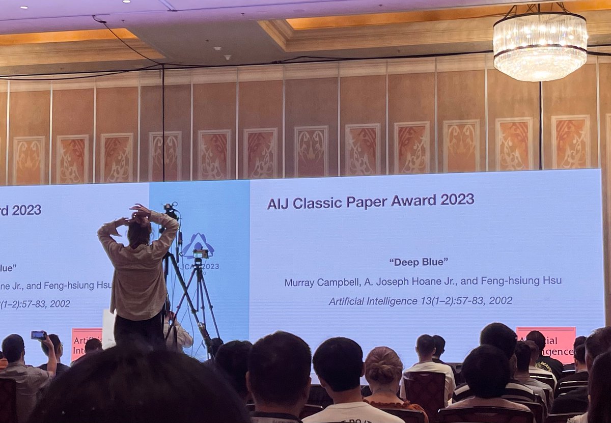 space_discrete's tweet image. #IJCAI deep blue甚是经典,想到现在跟风随大流的AI paper浩如烟海,怎样才能做一件事,让人们二十年后还记得呢