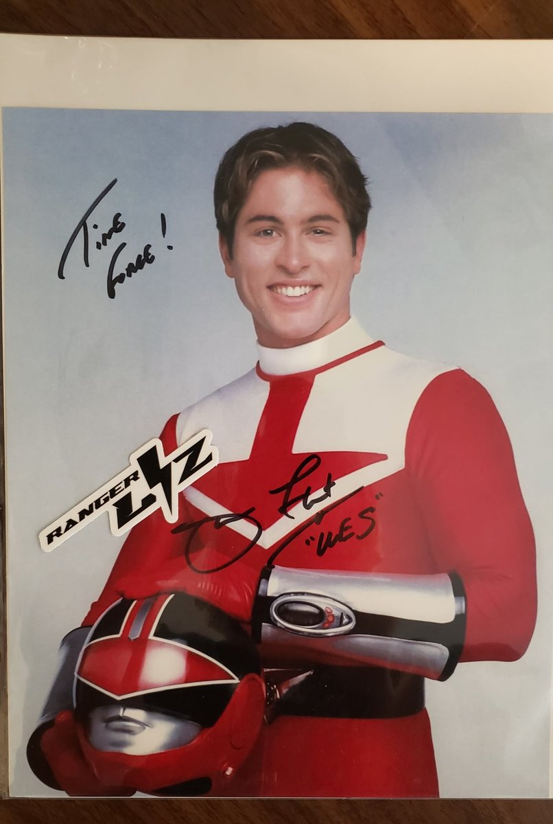 Ranger_Liz's tweet photo. 🚨 #PowerMonth GIVEAWAY!! Jason Faunt Autograph

🕐 RT+ Comment your favorite #PowerRangers Season

⚡️ Ends Aug 28, 10am cst

💥 USA ships free, I'll put $15 towards World shipping
#PowerRangers30 https://t.co/NjzNGqtyGX