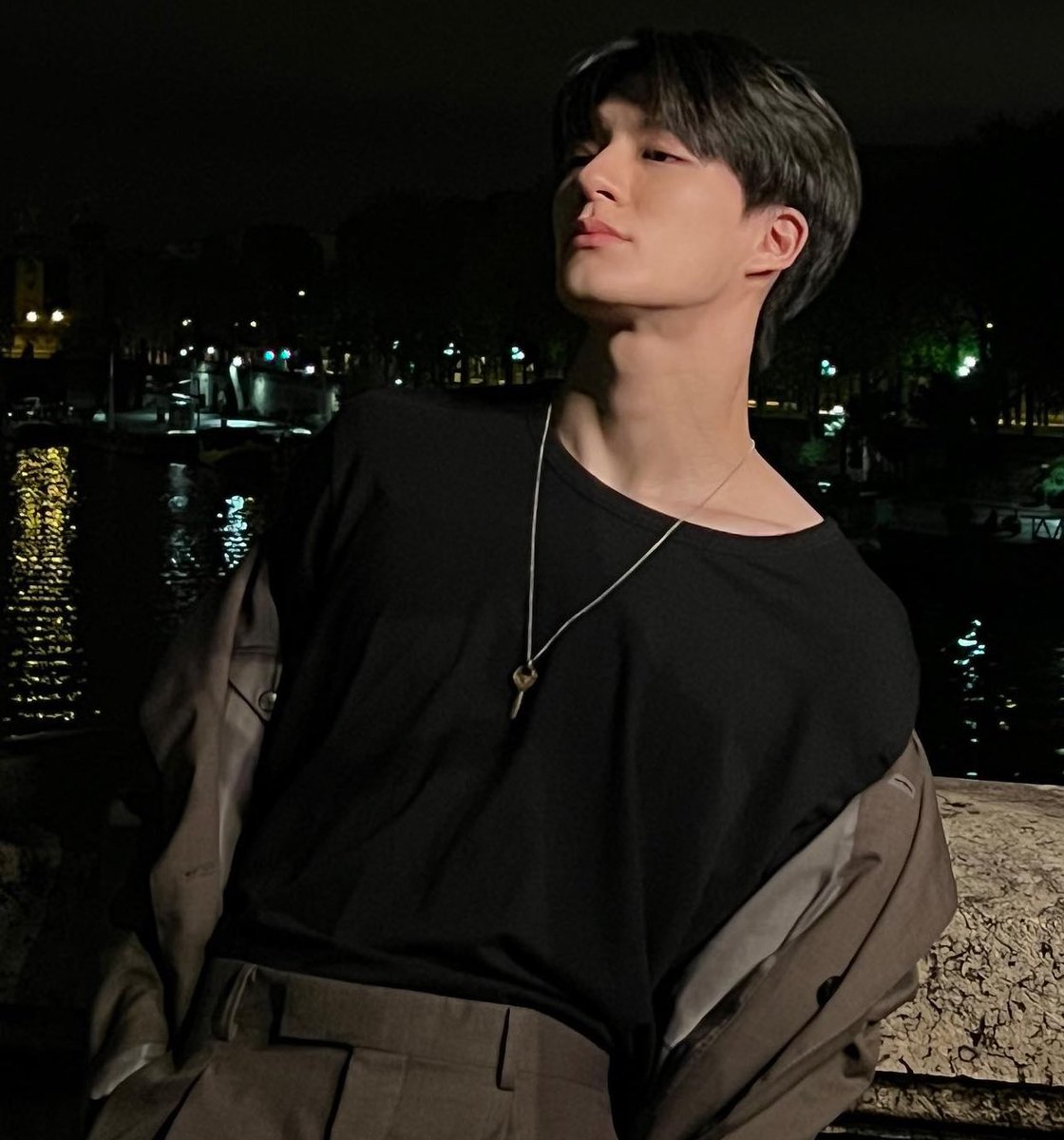 เชี่ย หล่อโคตร