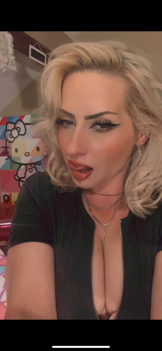 ohmy_gemini's tweet photo. @WomenOfOnlyFans I cheat. https://t.co/v69sqfs5qN
