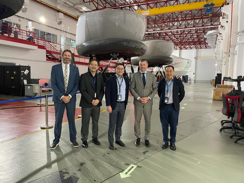 CanadaMalaysia's tweet photo. Honored to bring Mr. Rob Stewart, Dep. Min. of Trade, to @CAE_Inc KL!Mr. Stewart was hosted by Area GM Mr. Kevin Foo to learn about their state-of-the-art facilities&amp;see for himself a 🇨🇦 success story&amp;key investment in 🇲🇾#TradeCollaboration #AviationInnovation #GlobalPartnership https://t.co/bRqPX88g0b