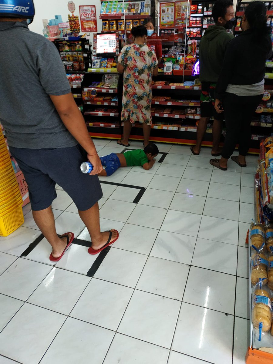 nirwangg's tweet photo. Kira2 ini anaknya kenapa ya? https://t.co/IJwsJjF3B3