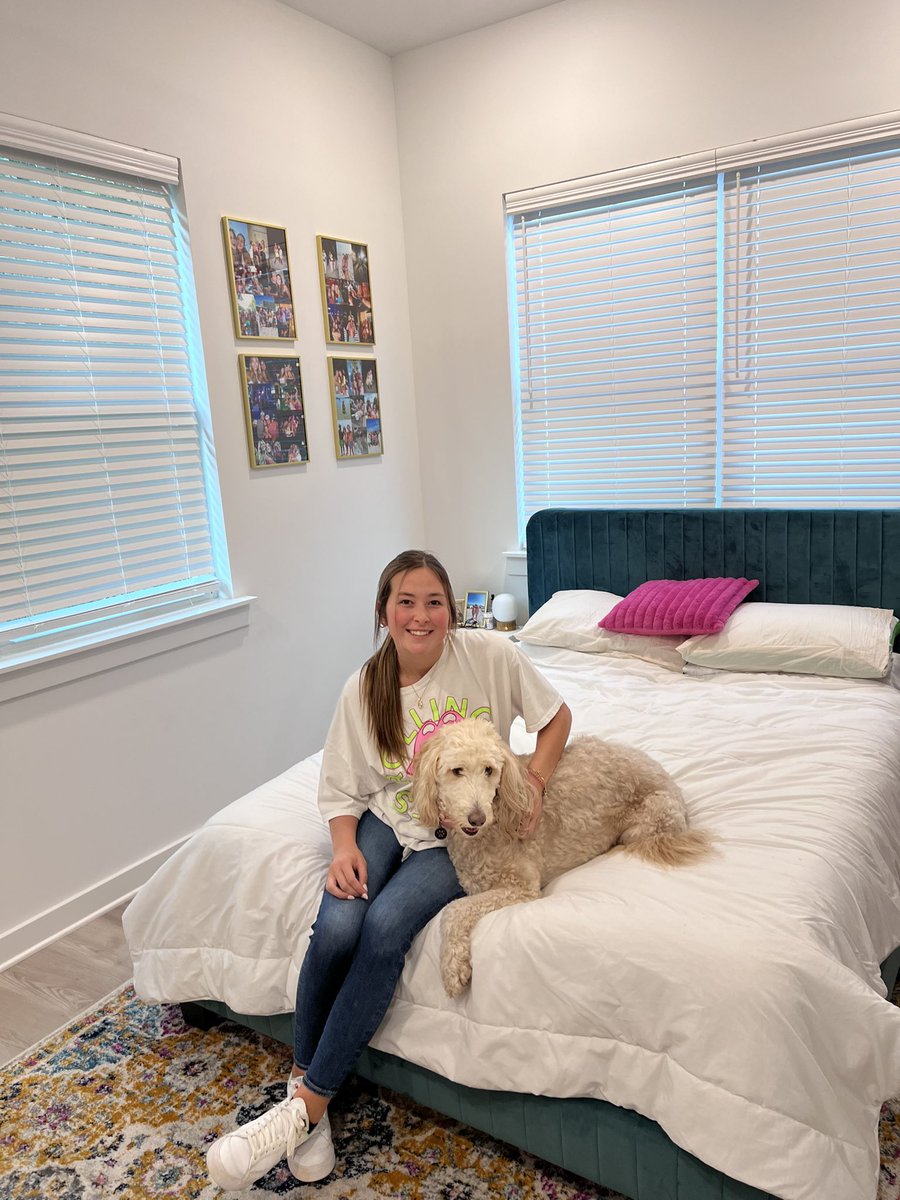 Dallas is moved into her new place and today was the first day of classes. I got my pictures after she got off work tonight!! Have a great year making lots of memories I love you ❤️❤️❤️