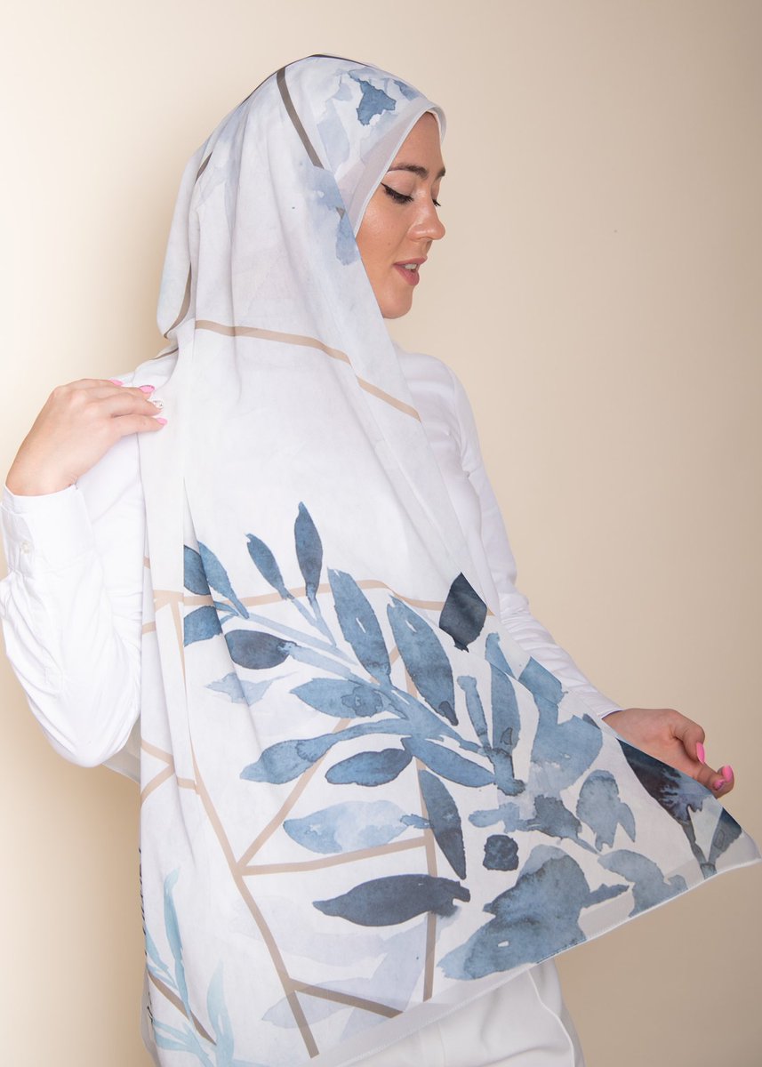 Immerse yourself in the enchantment of this unique design, inspired by the boundless sky.
.
.
#luxyhijab #luxyhijabofficial #dubaihijab #hijabdubai #dubaigiveaway #dubaimakeup #dubaifashion #fashiondubai #dubaimall #fashiondubai #dubaifitfam #dubaistyle #dubaishop #dubaifitfam