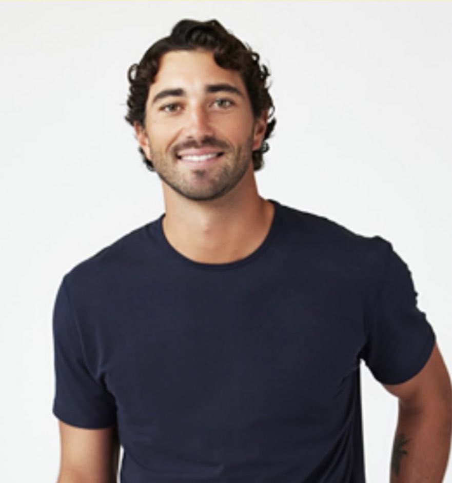 zacharyreality's tweet photo. Deff the hottest bachelor we’ve had in YEARS. Since Matt James for sure, maybe of all time?? #thebachelor https://t.co/mXBps8HgDW