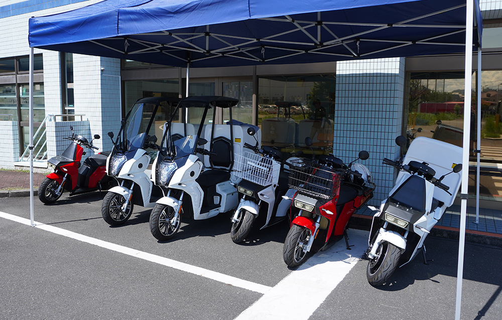 aidea_jp's tweet photo. 電動バイク試乗会、無事に終了しました！
多くの皆様にaideaの電動バイクを試乗していただきありがとうございました😆

#AAカーゴ　#AAウィズ　#電動バイク https://t.co/6IgpvEOS8G