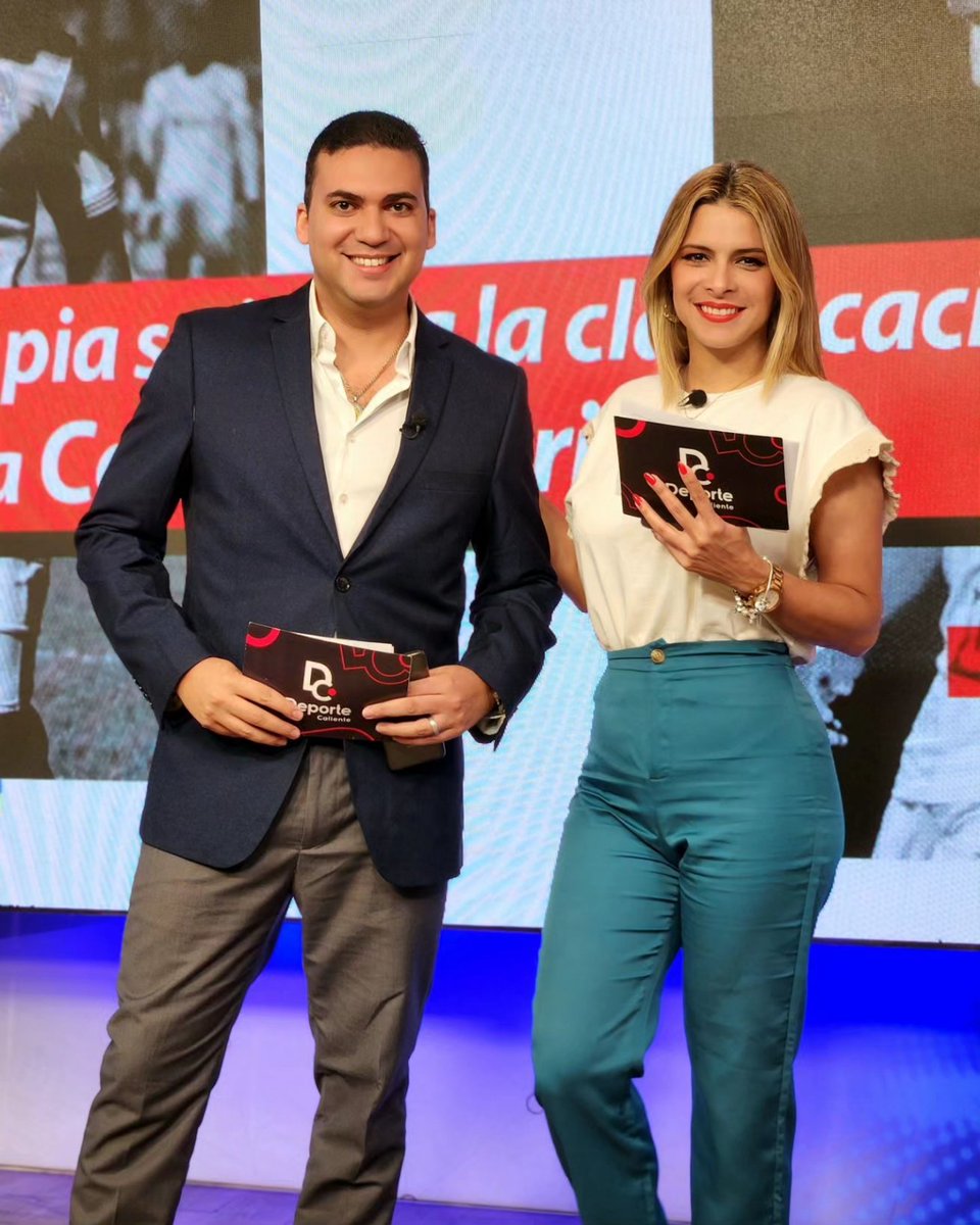 aztecahonduras's tweet photo. 😎 ¡El deporte se vive con emoción! 🔥 De lunes a viernes no te puedes perder los comentarios de #DianaPaz y #MarioVallecillo en #DeporteCaliente ⚽️
📺 Solo por la señal que está #MásCercaDeTi TV Azteca Honduras ✨️ https://t.co/an33gx4bbV