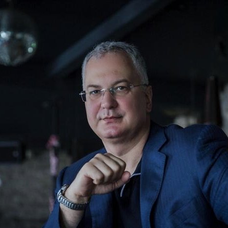 #NewProfilePic It's important to remember that our actions can have an impact on the world around us. Helping others is one of the best ways to lift your mood.