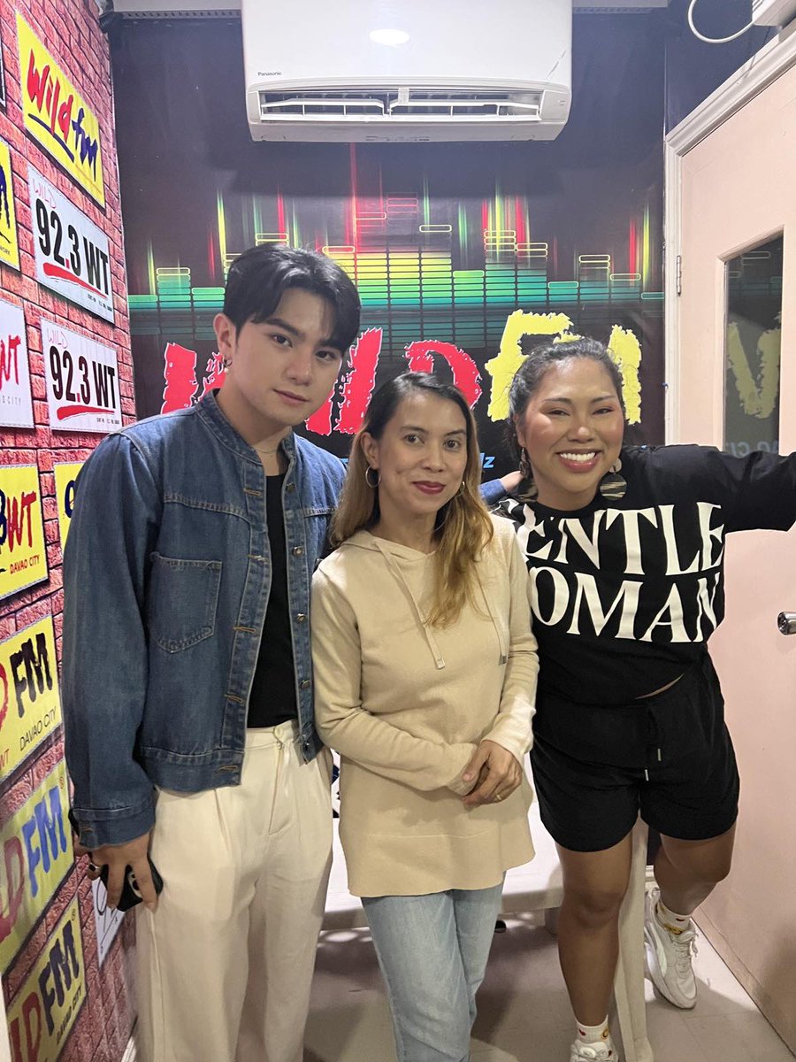 #PIEsayang kwentuhan with #GelloMarquez during his PIE Davao Radio Tour! 📻☺️

“Penpen” is out you guuuys! STREAM na! 🫰🏼