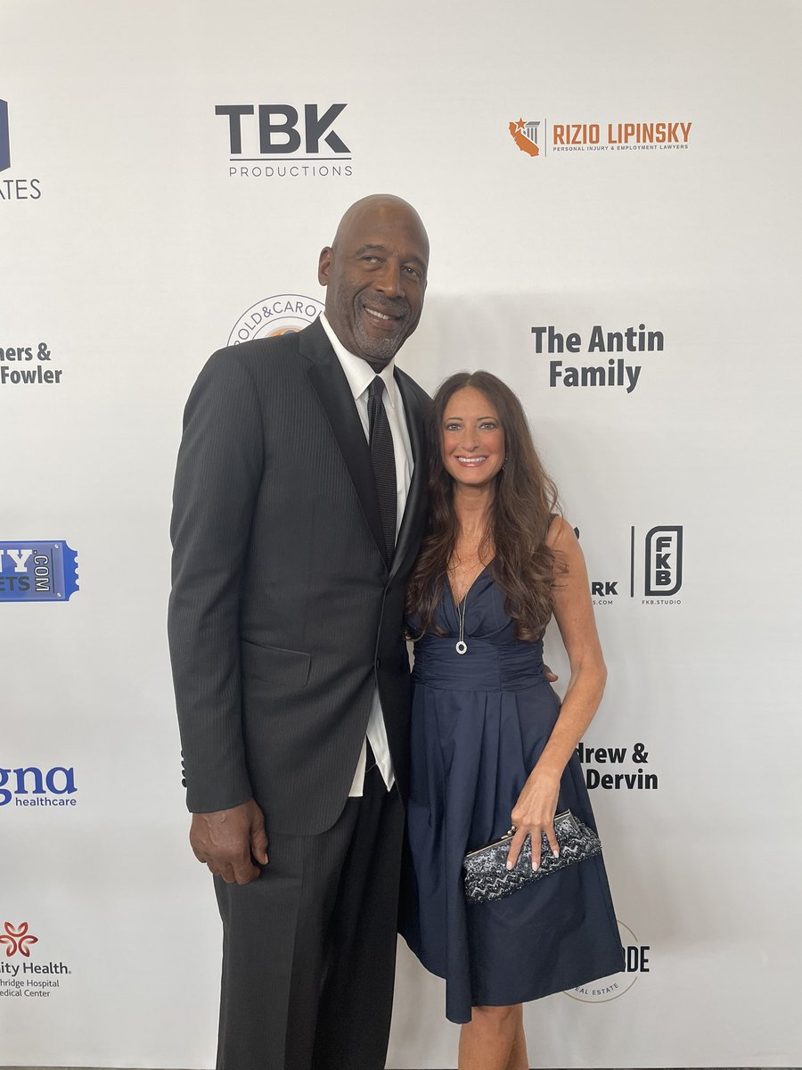 JamesWorthy42's tweet photo. Great Friday night for a great cause at #pumpfoundationgala. Thanks Dana &amp; David Pump for a great evening 

#pumpfoundation #fightcancer #pumpfoundationgala
#haroldandcarolepumpfoundation #BeverlyHills https://t.co/beVKPGHe5R