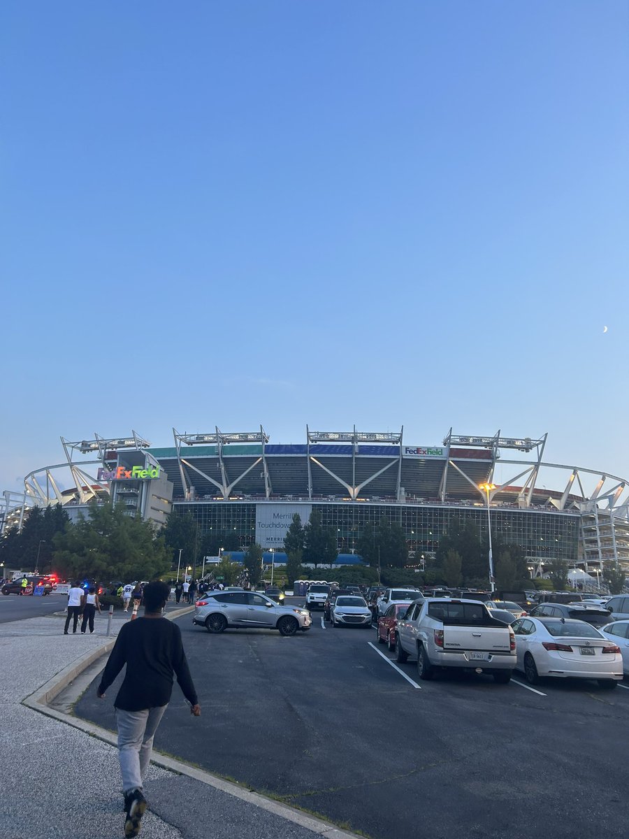 dcsportsdigest's tweet photo. Arguably the best preseason game of all time. It was a stupid record. Very glad Joey Slye and company could end it. Looking out for updates on Terry. X-rays were apparently good but Iβm worried about turf toe. #HTTR #NFL #Viva #PrayForTerry https://t.co/7HAHpnVflH
