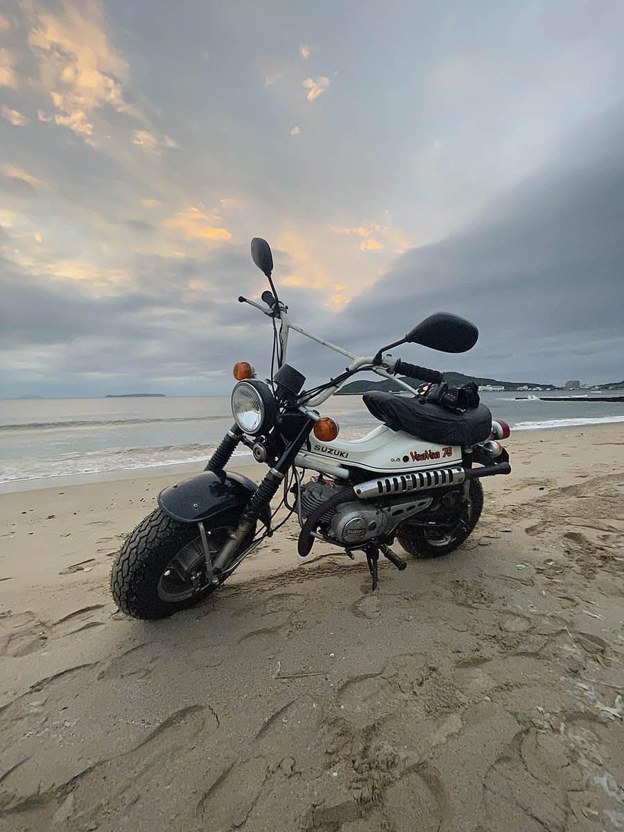 KiYoNASERI's tweet photo. バンバン75(1973)
今年で50歳の誕生日だった🏍️=3
#SUZUKI
#VANVAN75
#2st https://t.co/3onlhFqiZD
