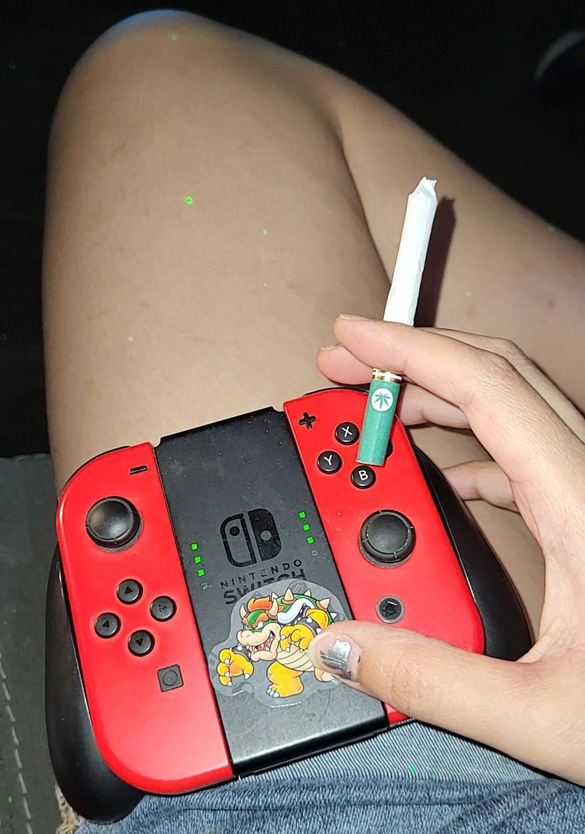 Switch & a weed cig! 🌬🌿💚✨️🎮
#Tuesday #mariogolfsuperrush
#STONER #Mmemberville #GoodVibes #weedsmokers #EnjoyTheMoments