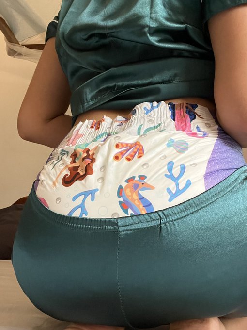 Do you like my pyjama ? 🧜&zwj;♀️💦😇 #abdl https://t.co/hgYEh2Qn1e<a href="/tag/abdl"class="tags">#abdl</a>