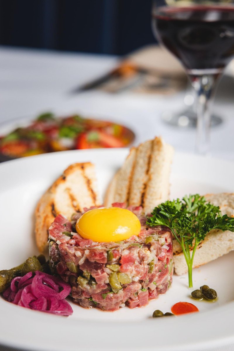 @ensteak opens today! 🎉 Discover a steak lover's paradise. 🥩 Their prime cuts are sourced from top quality suppliers &amp; cooked in charcoal ovens on cherry wood, in an unparalleled feast for your taste buds. Book here 👉 bit.ly/3OUDBnz
#EnSteakBirmingham #MailboxLife