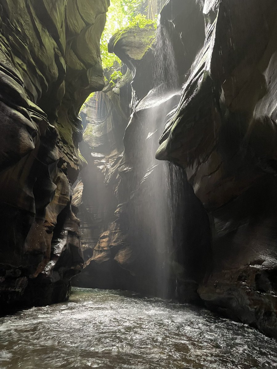 maoherrera7's tweet photo. @xobreex3 #Guape River Canyon for #RockinTuesday https://t.co/OkAOTBJ6bq