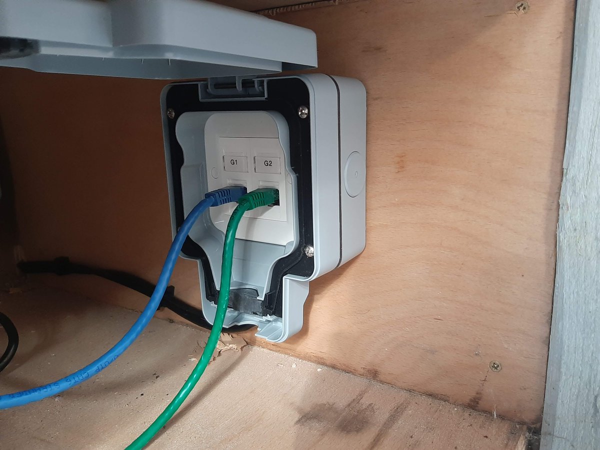 SirrahTech's tweet image. Some pics of a recent job to add network access to a pub garden pizza station for use with an EPOS terminal and network printer.  We used a weatherproof #Unifi switch enclosure and weatherproof network point so everything stays nice and dry when the weather is not so good! 🌞😎