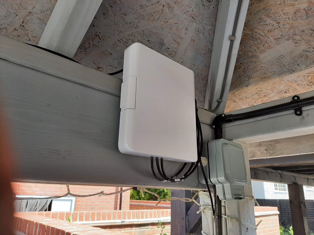 SirrahTech's tweet image. Some pics of a recent job to add network access to a pub garden pizza station for use with an EPOS terminal and network printer.  We used a weatherproof #Unifi switch enclosure and weatherproof network point so everything stays nice and dry when the weather is not so good! 🌞😎