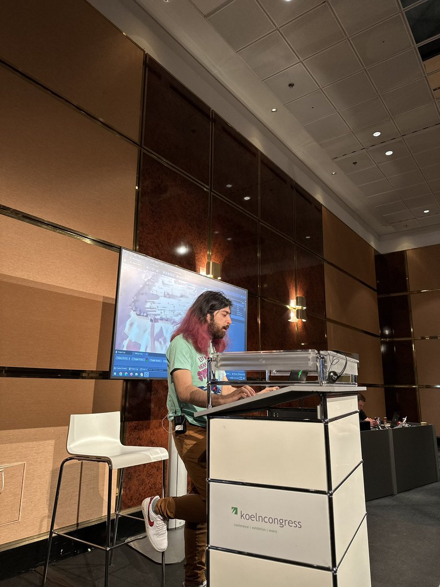 My dude <a href="/JosephRAzzam/">Joseph Azzam 🇱🇧</a>