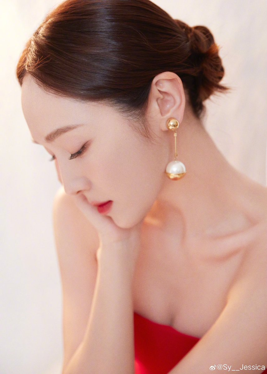 [Jessica Jung Weibo] 230822 (2)

Sy__Jessica: For you🌹，七夕快乐～❤️🥰 #七夕心动时刻 [郑秀妍超话]

Trans: For you🌹 Happy Chinese Valentine's Day

📍 Korea

#JessicaJung