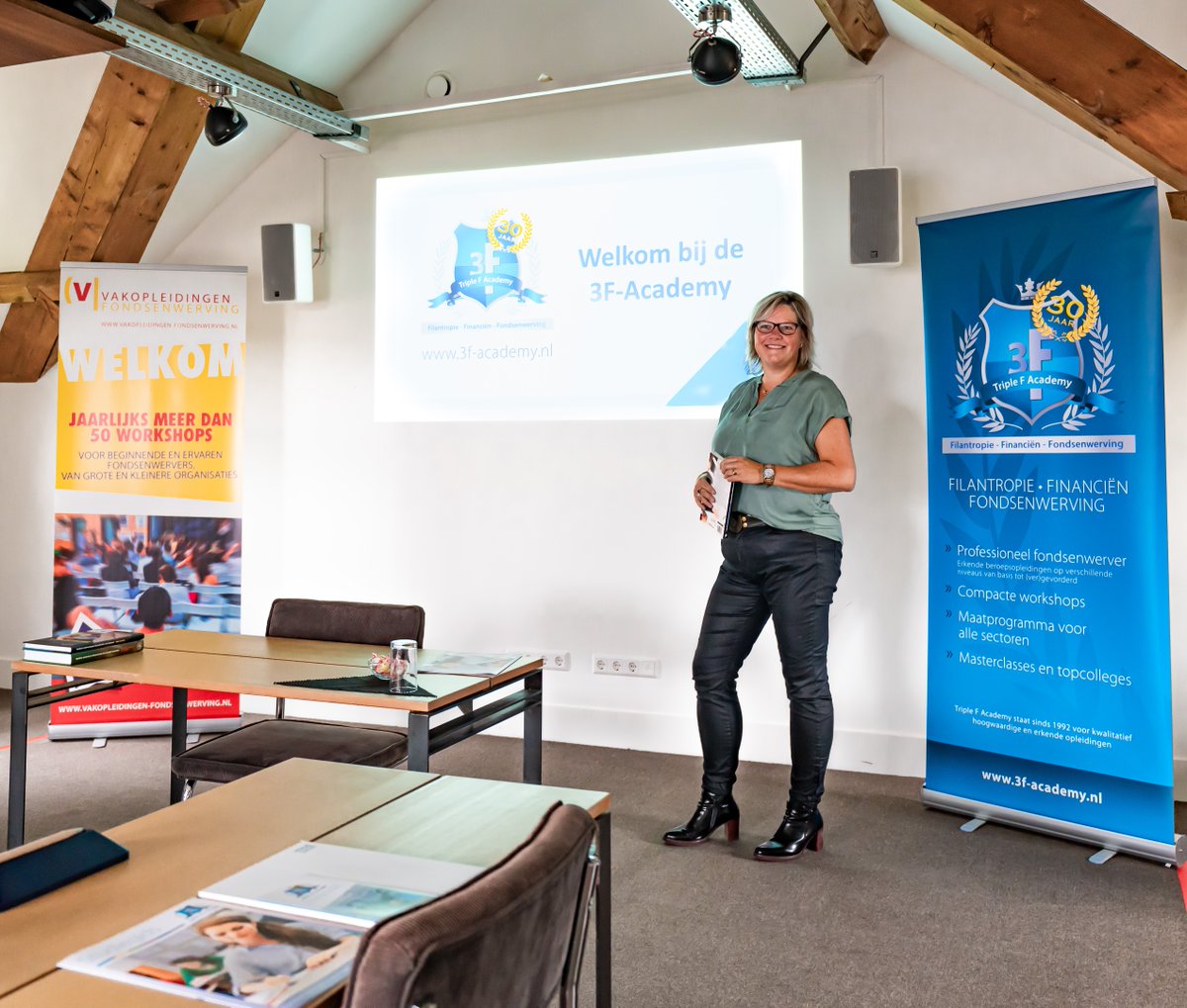 Op 5 september starten we met de Oriëntatiecursus Fondsenwerving ap.lc/Sd6sE , tevens de start van de Beroepsopleiding Fondsenwerving A ap.lc/ZBHiq.  Wacht niet te lang met inschrijven want vol=vol.