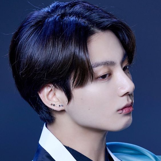 F4H2GJ9bAAACpID?format=jpg&name=small