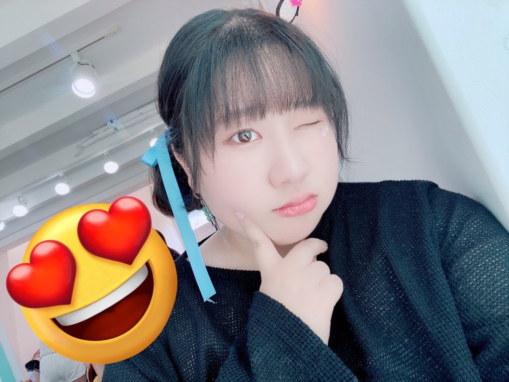 Hwa_wol_cos's tweet photo. #모모펭_모두해_펭귄도해

요즘 후기 잘 안쓰는데 이건 써야겟음

1탐 여보로 다녀왓슴미댜!!

제가 1탐 구매왕 했다죠?

쨋든 펭귄이 될 수 잇어서 행복햇어요..🥺
타래로 천천히 후기를 써보겟사와요..!! https://t.co/8kNKmC5vRx