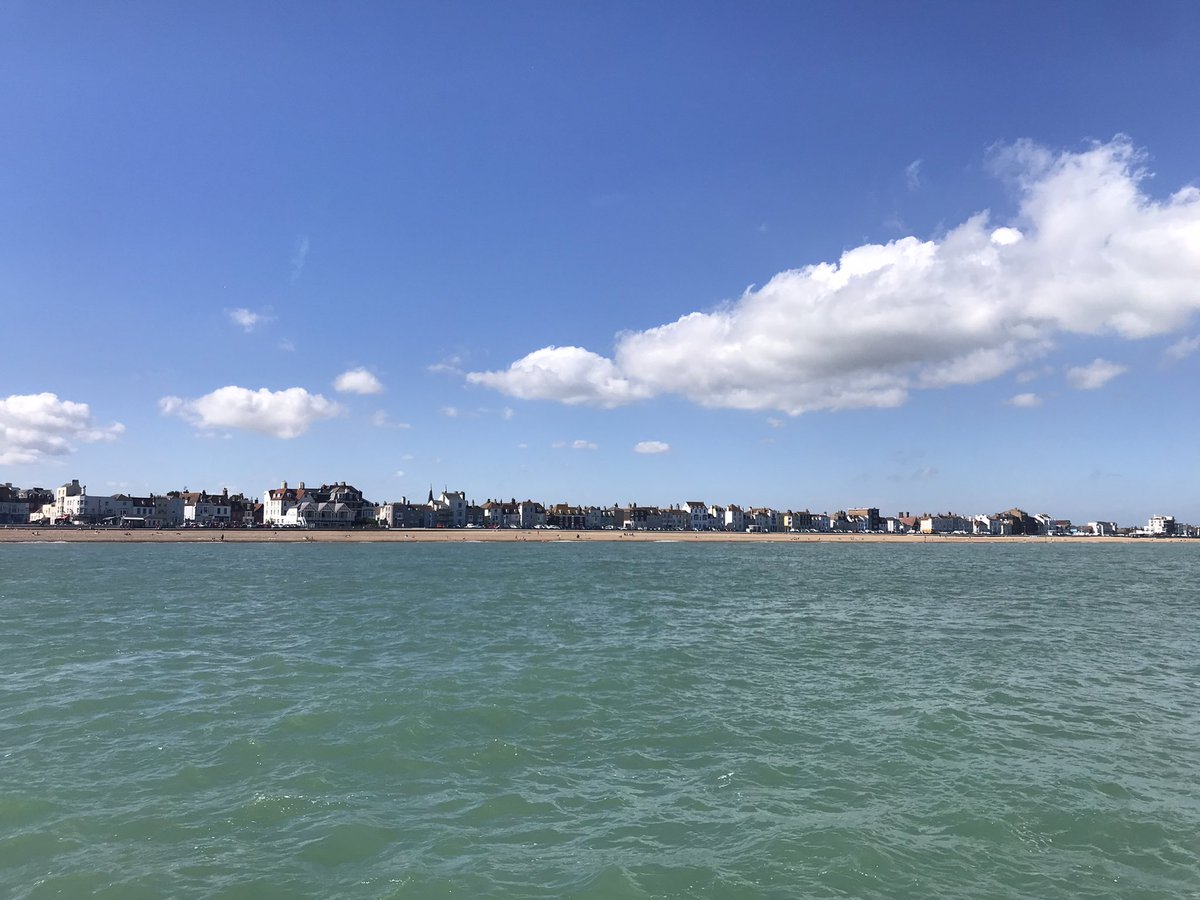 elizabethlowson's tweet image. Beautiful sunny Deal in Kent yesterday #TinyJoys