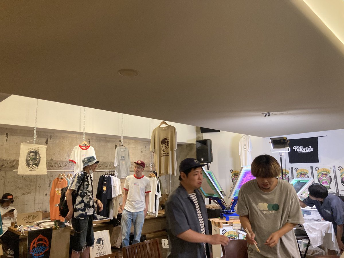 jagger_skippers's tweet photo. アキヒロのKilbrideが主催のポップアップイベントに顔出してきた！
酔いどれ祭りにも貢献してくれたんでね。
今夜23:00までアメ村iiieでやってます！
EGGジョーイや愛はズ、POTもいるし
フードもクラフトビールもマジで美味いんでフラッと行ってやってください🤘
@Kilbride_osaka @DECORATE_japan https://t.co/AKEpW3xg0n