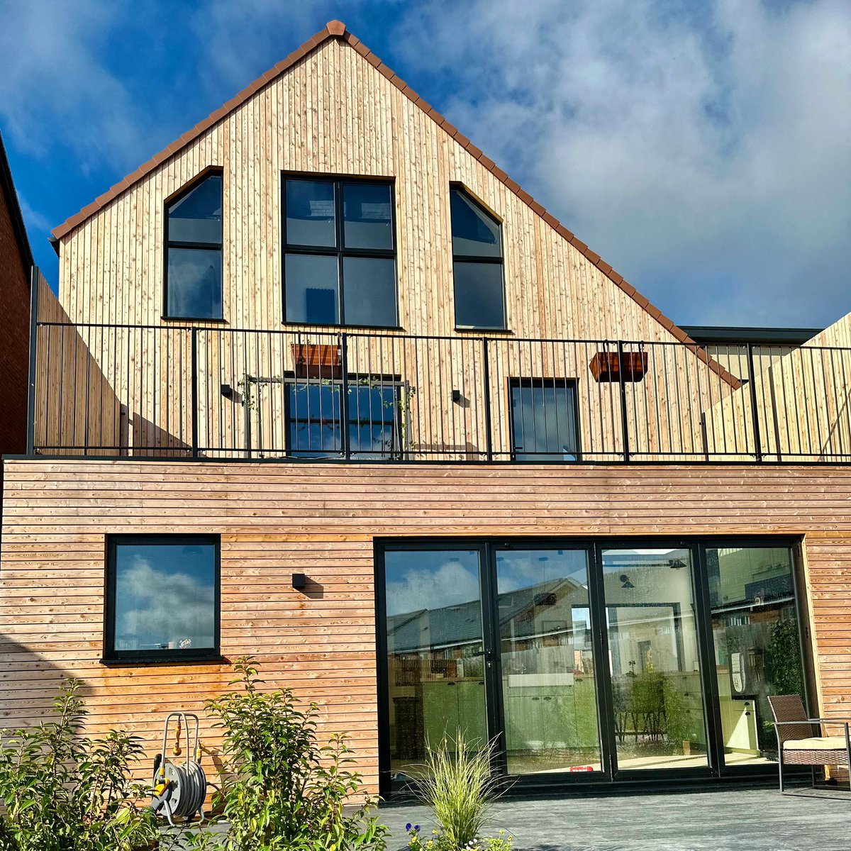 C. Rose Cleaning tweet media