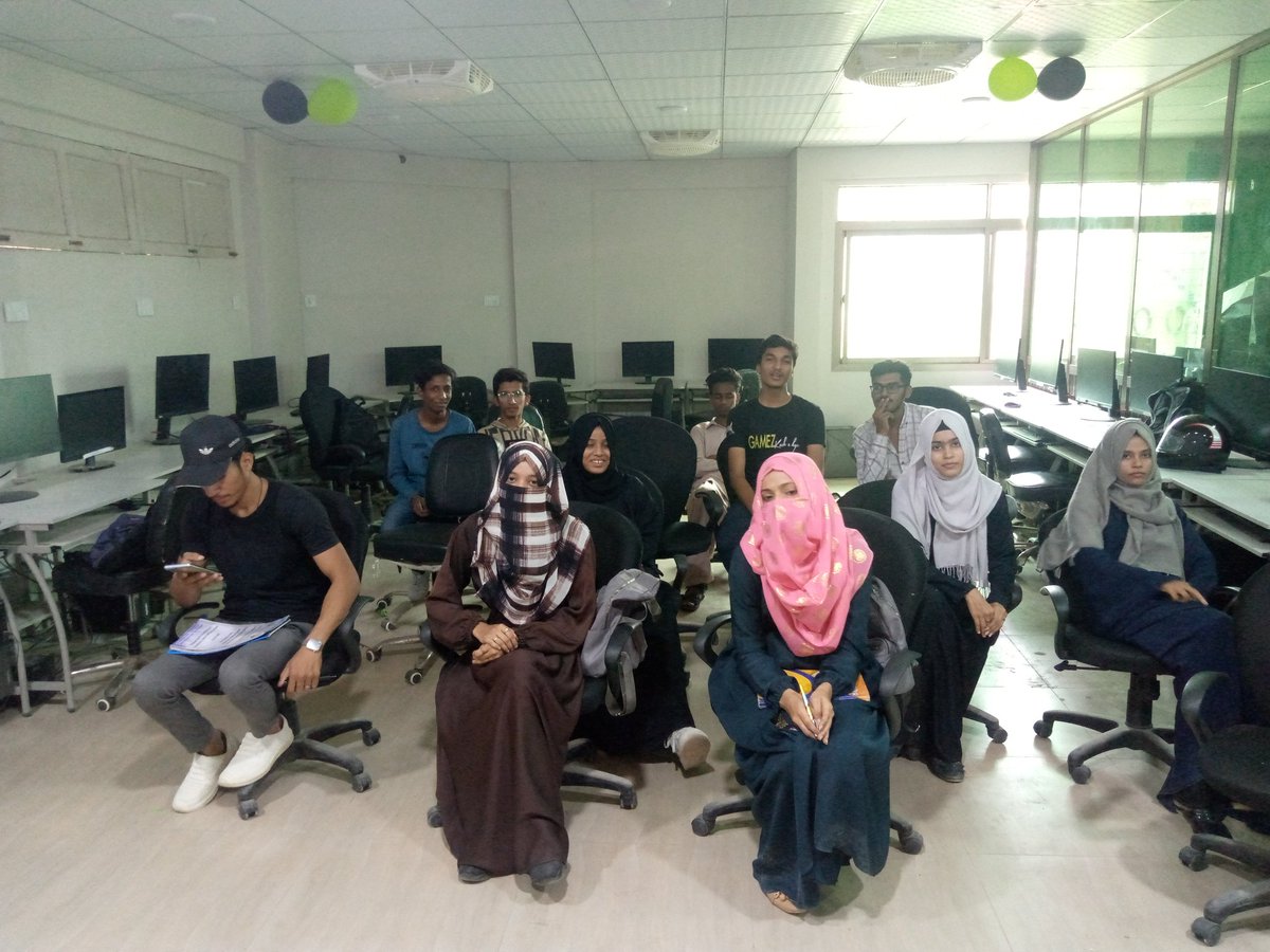 GIBCEMALIR's tweet photo. Todays Class Activities of Professional Photography,Documentry &amp; Ad-making of PM's Youth Skill Development Program under NAVTTC by sir kashif shayari &amp; Sir Kazim Manzoor...22/08/2023
.
#digitalmedia #documentary #filmmaking #NAVTTC #shortcourses https://t.co/um6x7qlU3j