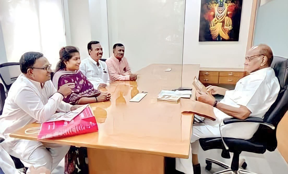 कांदा प्रश्नावर तातडीने शरद पवार साहेबांची भेट, 'इंडिया' बैठकीत विषय मांडणार पवारांचे आश्वासन