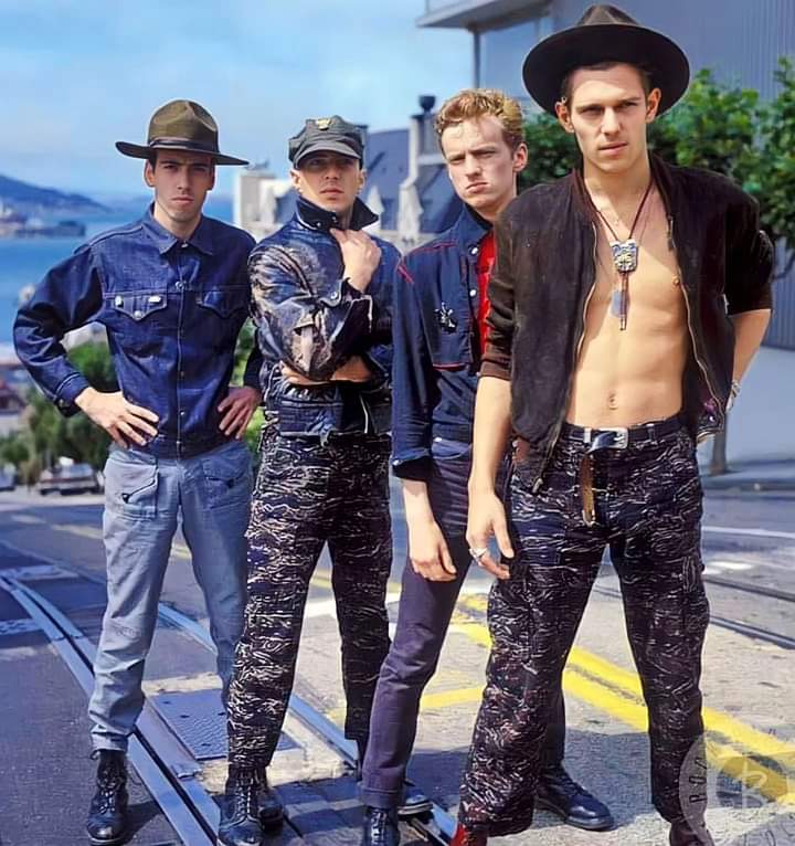 The Clash
San Francisco, CA 1982.

📸 Chester Simpson

#mickjones #keithlevene #joestrummer #terrychimes #topperheadon #paulsimonon  #theclash #punk #punkrockbands #punkrock #punkrocklegends #punkrockargentino #loslaxantes
