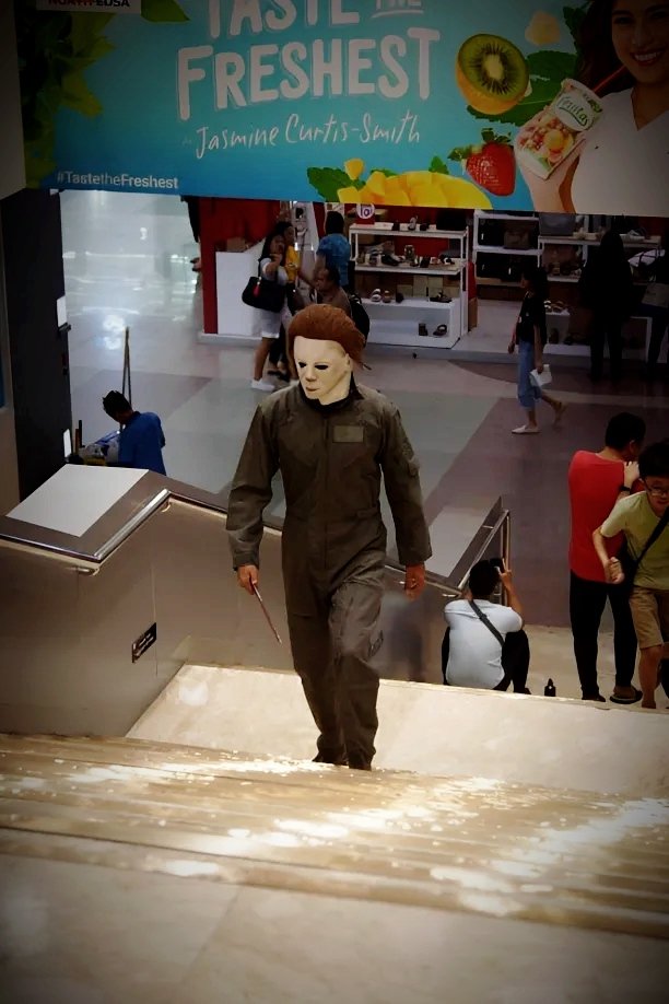MichaelMyersPH's tweet photo. October 26, 2018 - SM City North Edsa was the first stop and biggest target for 2018's Halloween scare for it was the most visited mall in any occasion 🔪🎃

Were you present during The Shape's onslaught at this time?🔪🩸

Cinematic montage of the event - https://t.co/0bJiWY1O3O https://t.co/WFqA6jHoDt