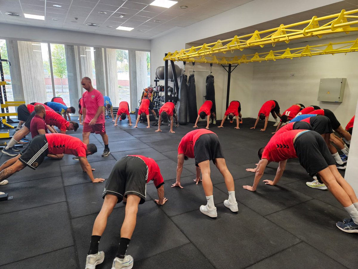 Mostoles_cf's tweet image. 🏋🏽⚽️ PRETEMPORADA | 

Ayer el primer equipo realizó su sesión de entrenamiento en @BodyFactory_ES  

¡Gracias por abrirnos las puertas de vuestro centro! 

¡Seguimos TRABAJANDO para ser MEJORES! 🔝 ¡Seguimos preparando la 23/24!

#VamosMostoles #ContamosContigo