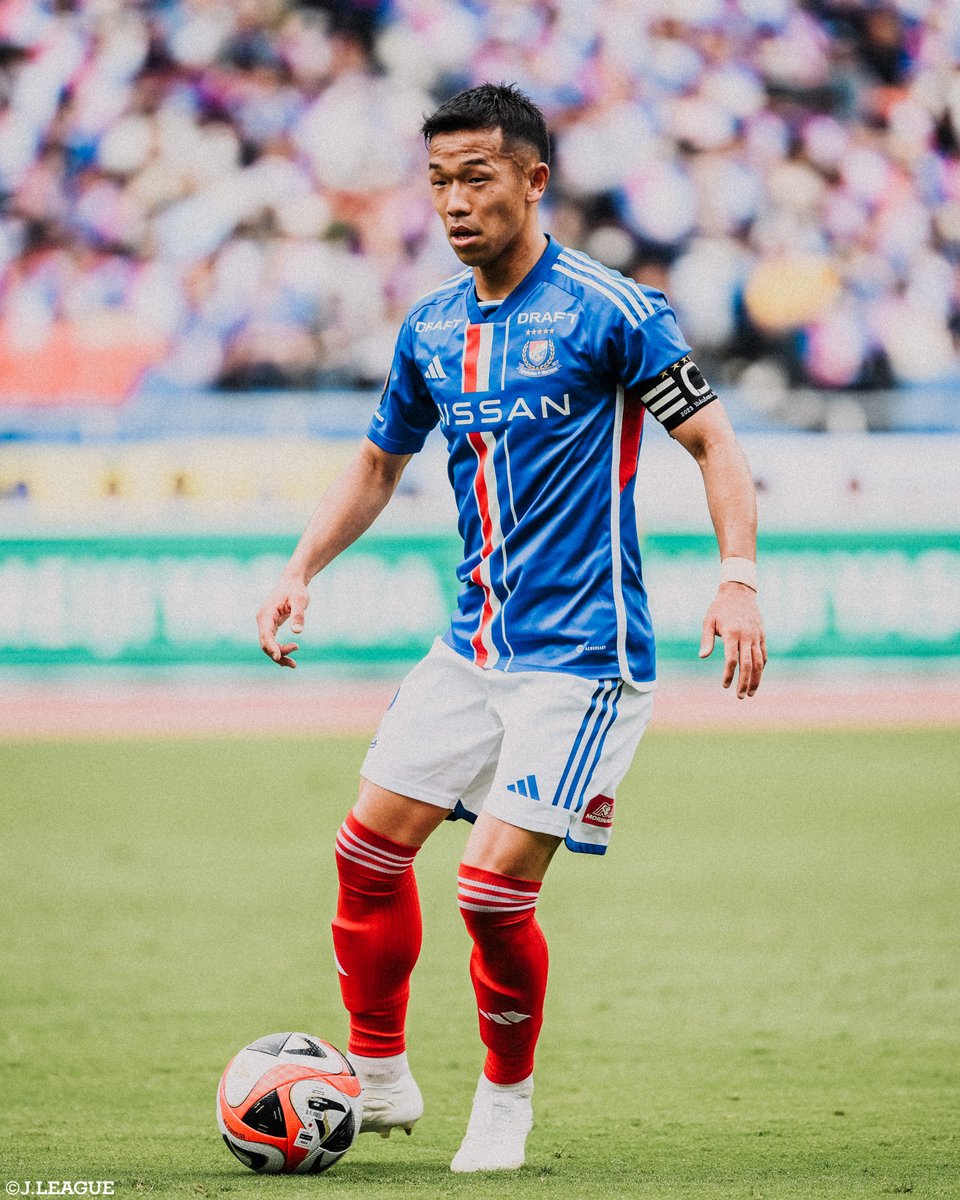 J_League's tweet photo. 🎂 HAPPY BIRTHDAY 🎂

本日8月23日は
横浜Ｆ・マリノス
喜田拓也 選手の29歳の誕生日です👏

喜田選手、
おめでとうございます🎊

@prompt_fmarinos 
@takuya_kida0823 https://t.co/a4R1IW4SMF