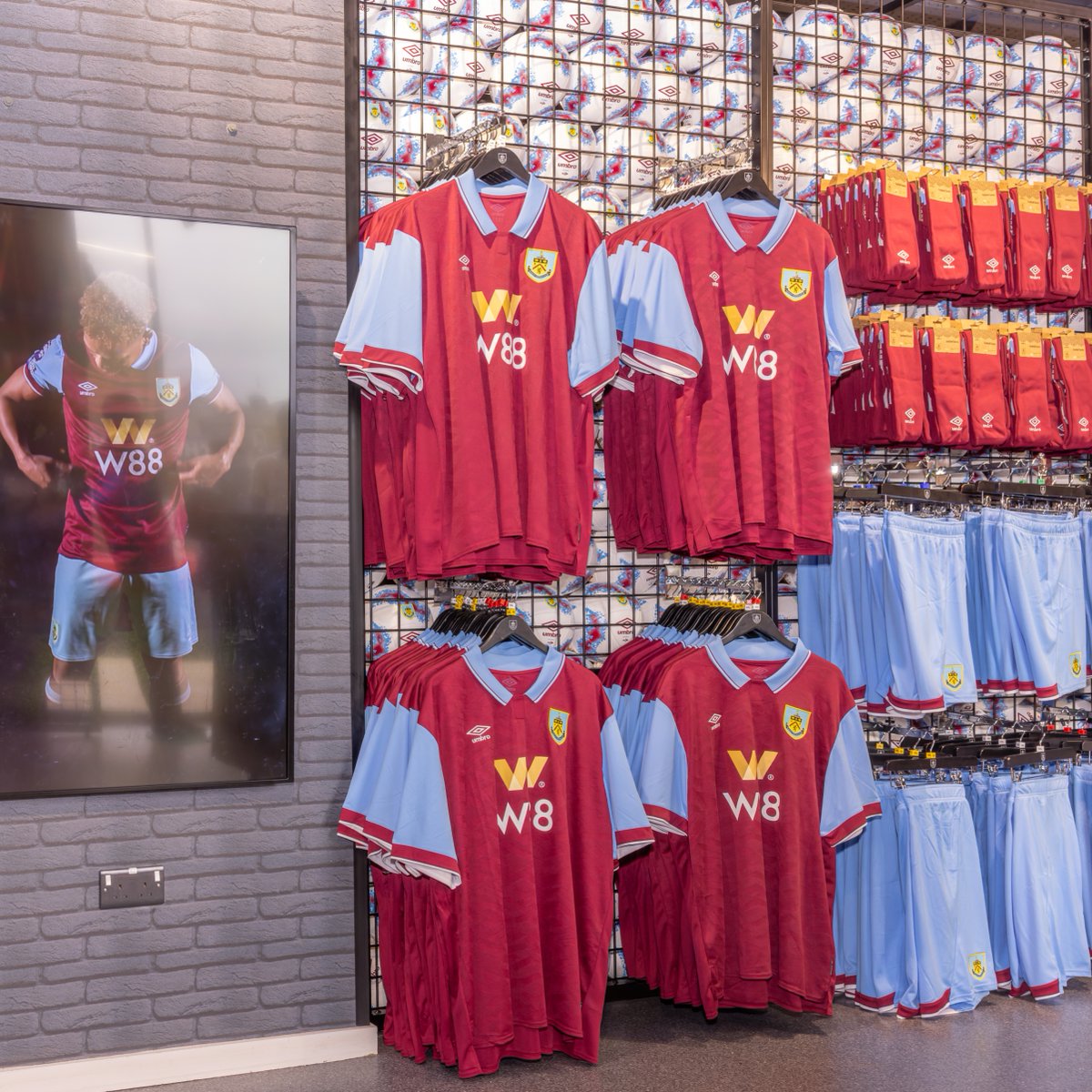 Burnley FC tweet media