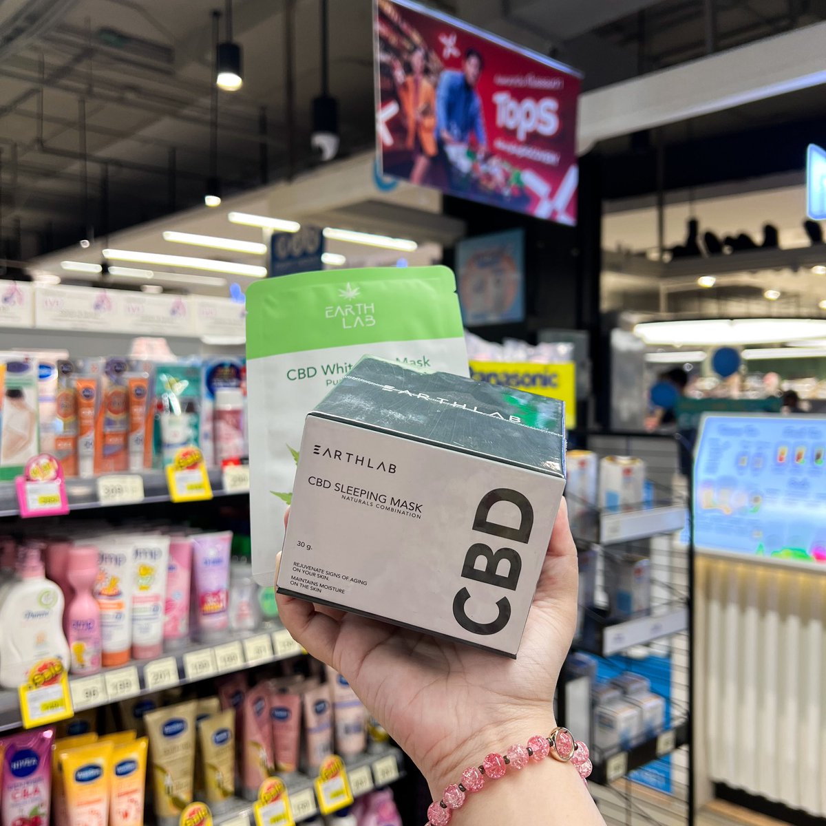 vivisummermode's tweet image. เธออออเราห้ามใจไม่ไหว #Earthlab ที่ Tops เค้าบอกว่าจะพา #DongWonBin โอปป้า มาให้เจอ แค่ซื้อครบ 2,000 ก็ลุ้นได้เป็นลัคกี้แฟนแล้ว รอเจอโอปป้าแล้วนะ! #ดงวอนบิน #EarthlabxDongWonBin #EarthlabByDrCBD #DrCBD @earthlab_th @drcbdgroup