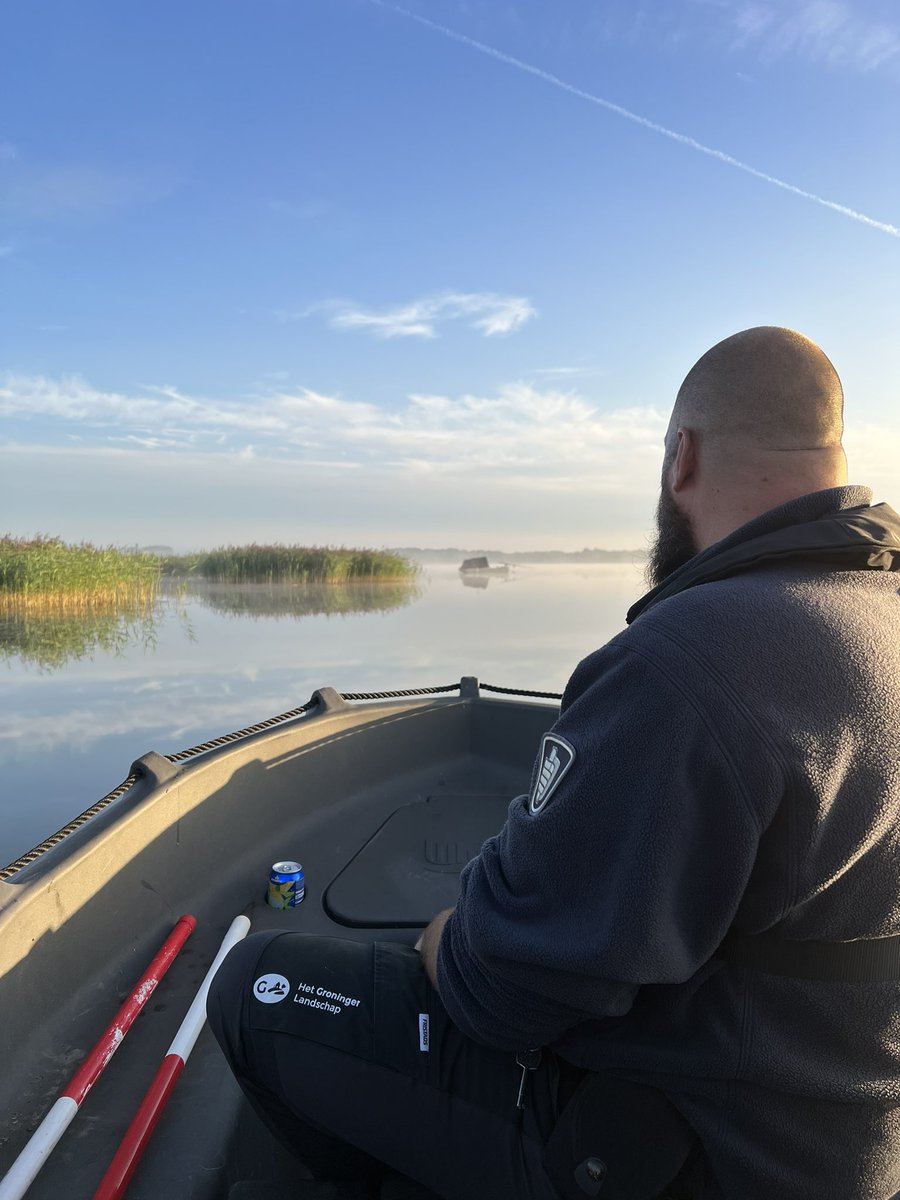 JesperSchothor1's tweet photo. Vandaag om 5:00 uit de veren om een controle visdocumenten uit te voeren samen met onze BOA op het Zuidlaardermeer. 
8 mensen werden gecontroleerd en bleken alles keurig op orde, zo hoort het👍🏽. 
Het lekkere weer was een mooie bijkomstigheid☀️🎣 
@GR_Landschap https://t.co/5n9b5aBIlr