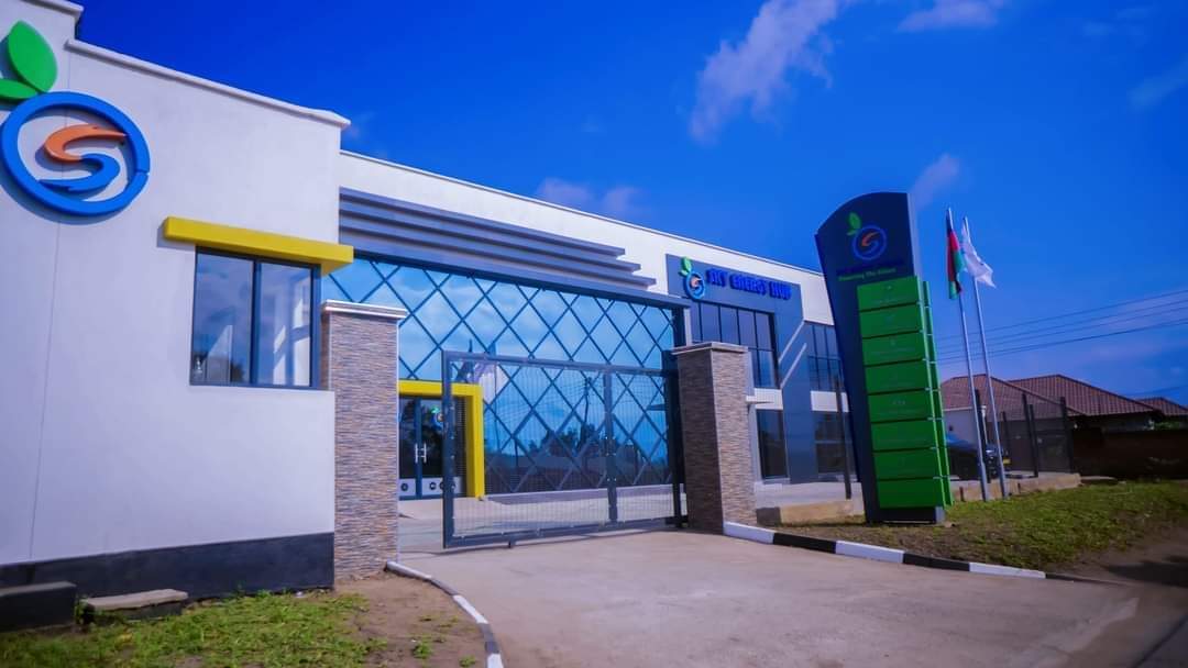 MikoziNetwork's tweet photo. It is confirmed that Malawian company, @SkyEnergyAfric1,  owned by 33 year old  Schizzo Thomson  is launching  100% Electric Vehicles next month. 
Their Energy Technologies Hub which was purposely built to accommodate EVs and Various other Clean Energy Technologies is complete🙌 https://t.co/U6O47CFpyZ