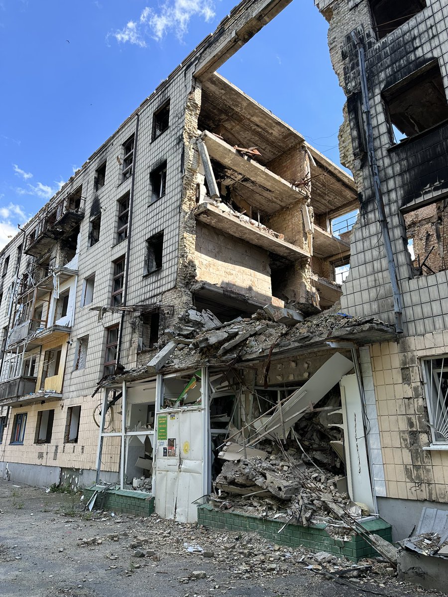 Spent the weekend in Ukraine 🇺🇦 talking and praying with people that have been affected by the war. People are still mentally and emotionally devastated with what they have been through and for what they’ve lost. They told me devastating experiences they have lived through as