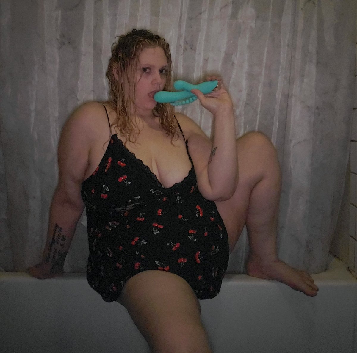 Sonshinebug516's tweet photo. Can I be the cherry on top of your day? 🤤
Also new stuff added to my wishlist 😉💋
NSFW onlyfansmilf paypig spoilme 
https://t.co/R35yyqwWBZ https://t.co/XgQ4r3iQgY