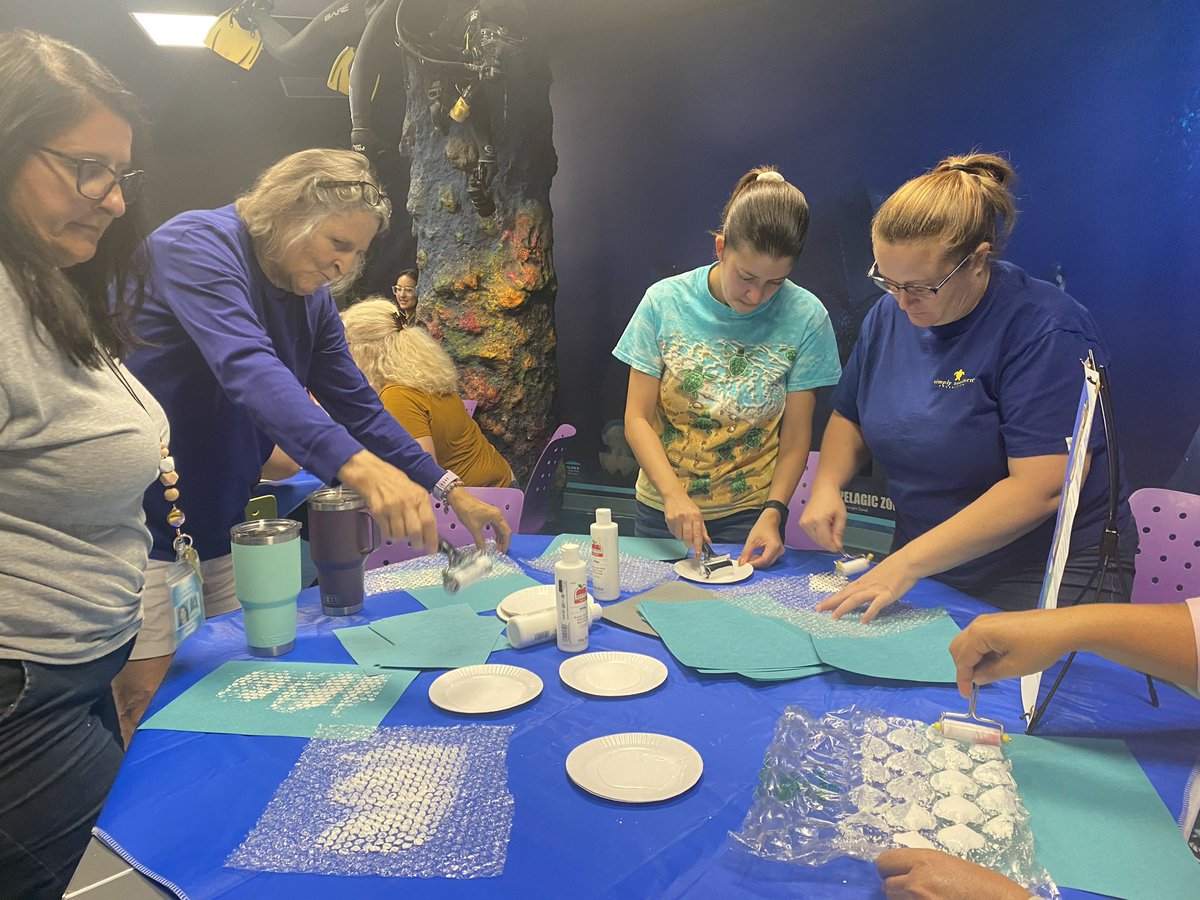 BettyBergnes's tweet image. The @DiscoveryEd &amp;amp; @GuyHarveyOcean Day of Discovery is in full swing! 
@HillsboroughSch teachers diligently working on their art pieces from the @DrGuyHarvey Collections - Sharks STEAM lessons! ❤️🌊#STEAM #art #edcation #conservation @HCPS_STEM @MsTumiSTEMSaavy @floridaaquarium