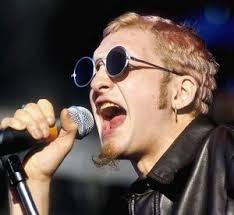 crockpics's tweet photo. Layne Staley lead vocalist of Alice in Chains was born this day in 1967 in Kirkland, WA. https://t.co/EFQjQpIOri