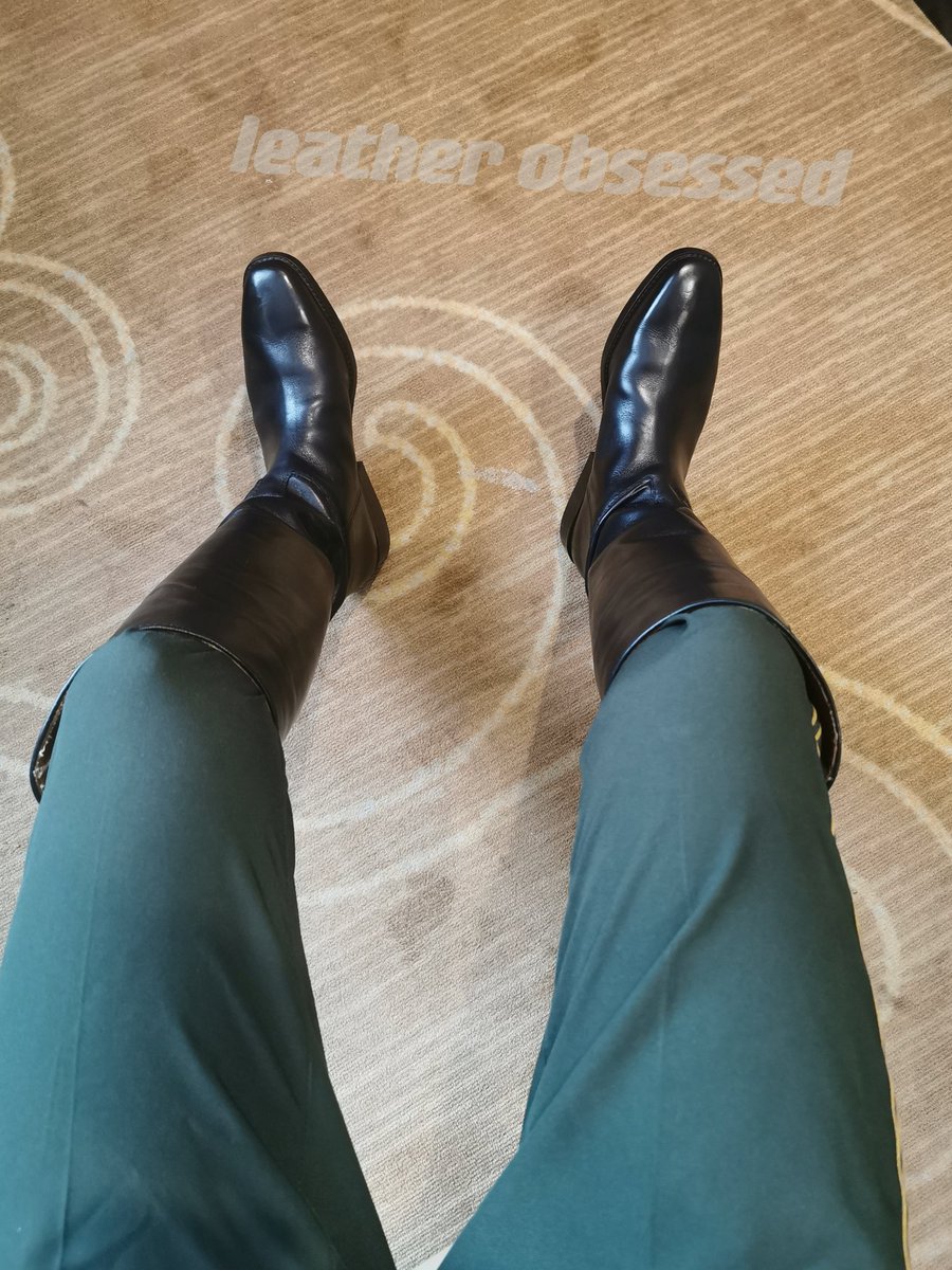 leather_obessed tweet media