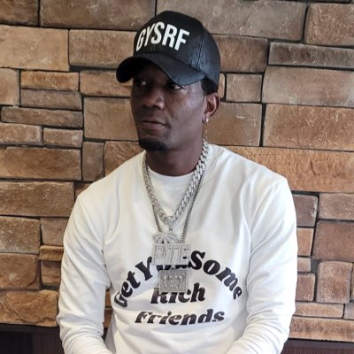 ZOOBIEENT's tweet photo. #NewProfilePic https://t.co/OoXKJtt3w3