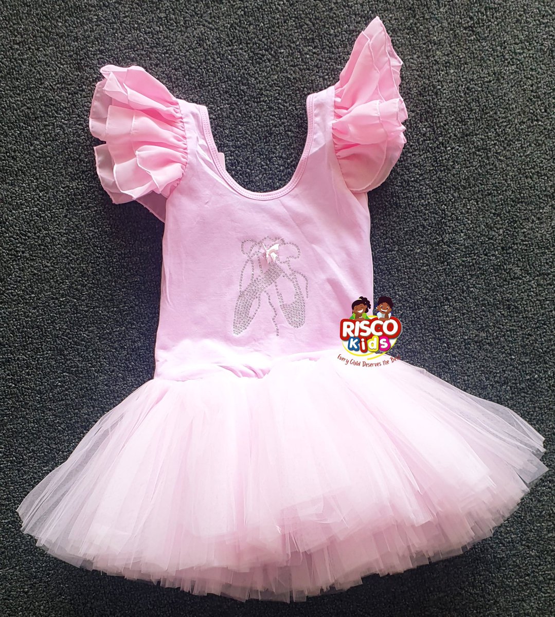 RiscoKids's tweet image. Mummy, she has been practicing all these months and it's her day to shine. Have you got her that ballet dresses, shoes, and body socks?

Sizes: 2years - 10years
Prices: 55000 - 75,000/=

For delivery Call / WhatsApp 👇👇👇
+256 759 676225 / 0774 999 468

#balletdresses #shoes