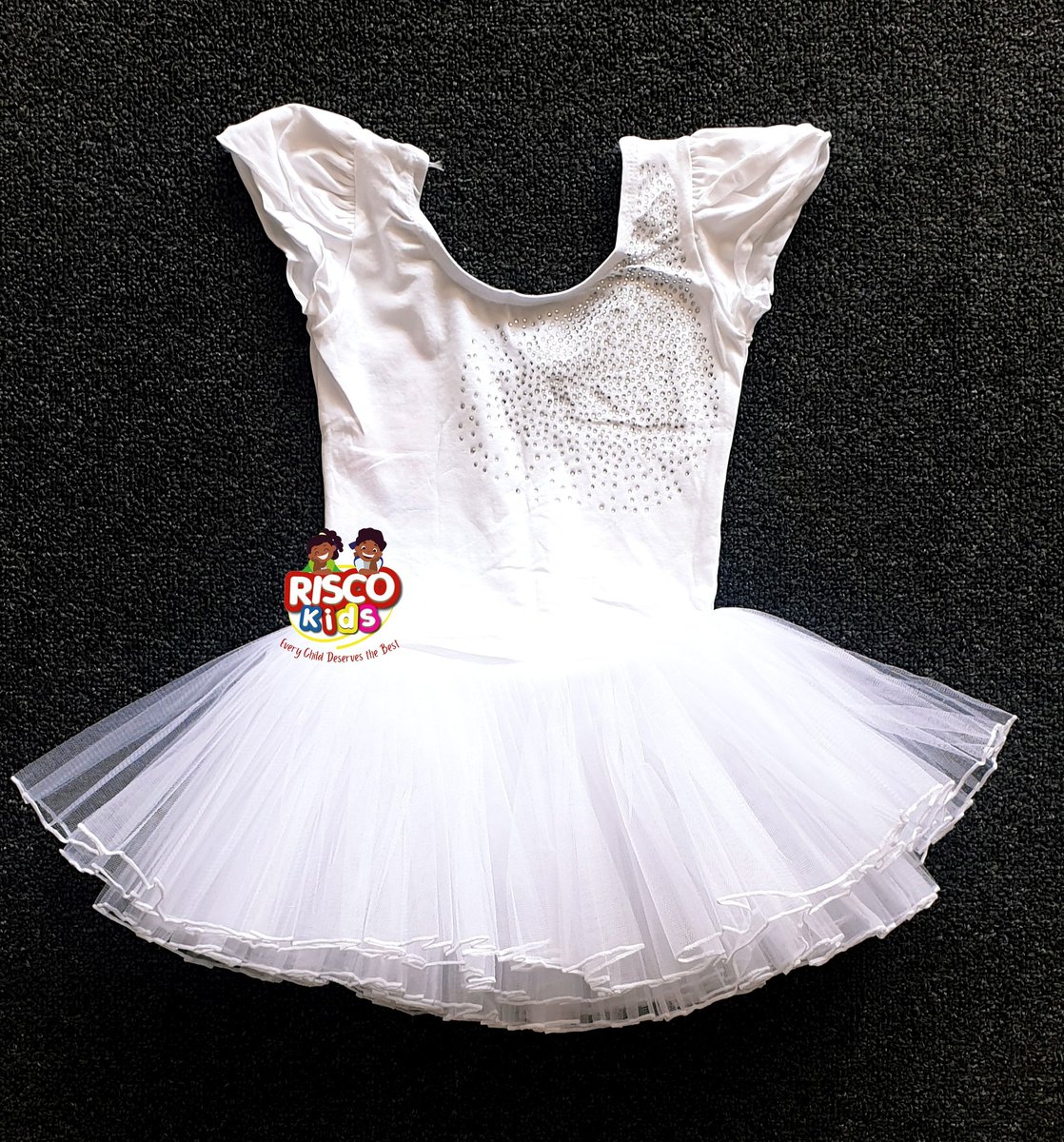 RiscoKids's tweet image. Mummy, she has been practicing all these months and it's her day to shine. Have you got her that ballet dresses, shoes, and body socks?

Sizes: 2years - 10years
Prices: 55000 - 75,000/=

For delivery Call / WhatsApp 👇👇👇
+256 759 676225 / 0774 999 468

#balletdresses #shoes