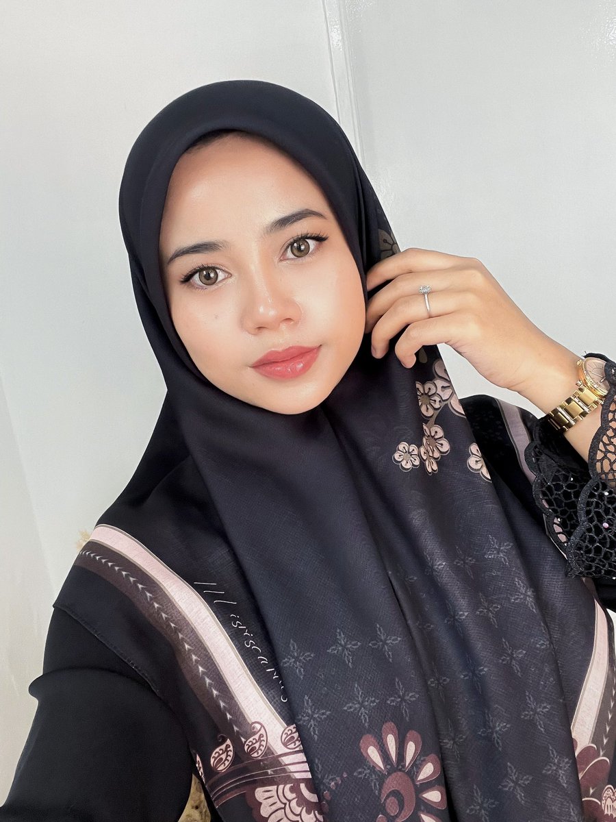 syzleenanisa's tweet photo. Jelas betul design even material cotton. Bukan setakat cantik dalam gambar. In real life depan-depan pun cantik..

Rasa macam perempuan klasik 🫠 https://t.co/RKlG9VUo8k